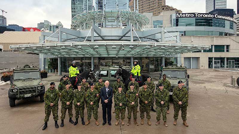 Heroes Welcomed at the AutoShow
