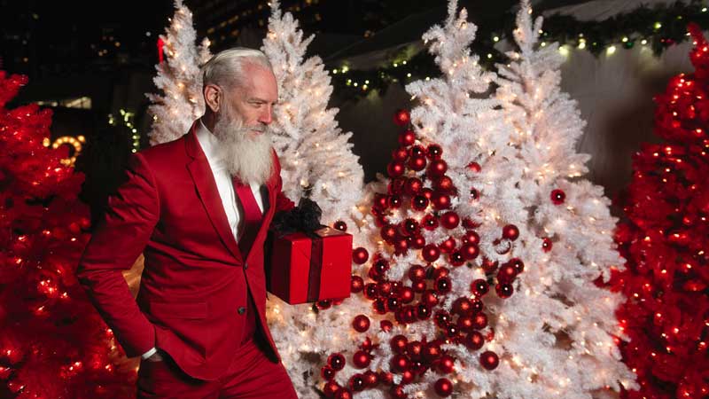 HOLIDAYS Fashion Santa® continues to spread the Holiday cheer across the map--supported by T