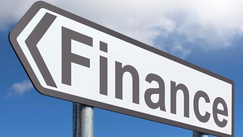 COVID-19 A Quebec survey on financial health finds that adults under 35 and women are at h