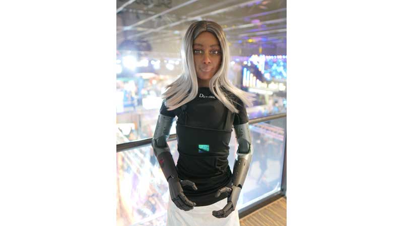 Dictador's Mika, the World's First Ai CEO Humanoid Made a Powerful Appearance at the Salz21-Home of Innovation Conference