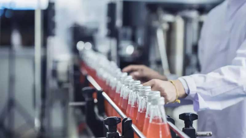 ONTARIO 🧑🔎⚖️ Ontario To Ban Requirements for Canadian Work Experience in Job Postings