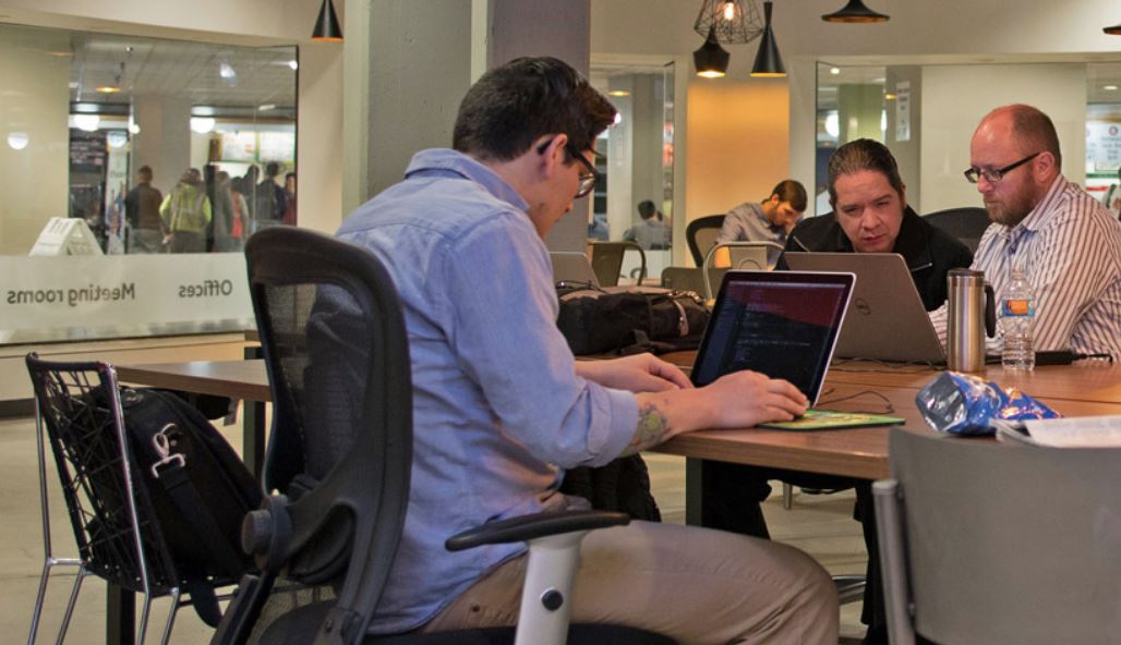 🧑🔎ADP Canada Happiness@Work Index: Workers' Happiness Dwindles as the New Year Looms