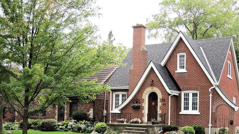 🏠💵 Luxury Home-Buying Shifts in Most Major Canadian Markets After Strong Start to 2025, Says RE/MAX Canada