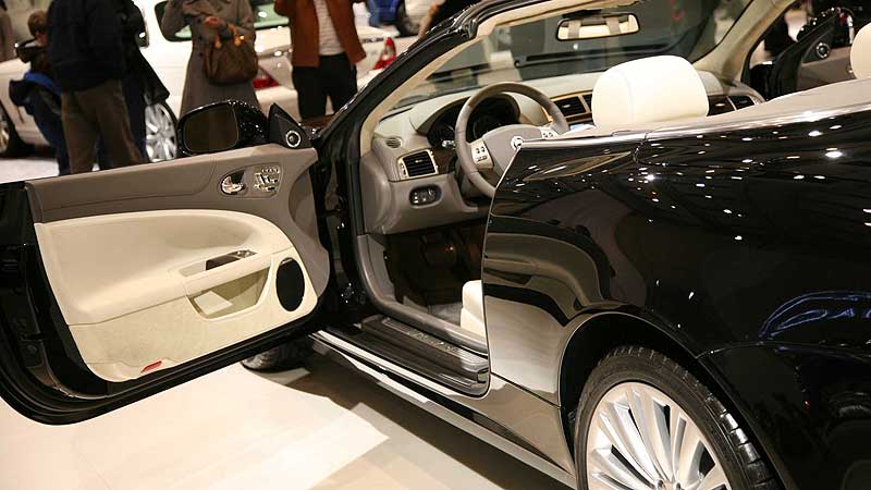 🚗 2009 Canadian International AutoShow. 2009 Jaguar XF