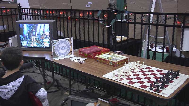 👨‍🌾✂️🌳 2009 Successful Gardening Sho. Family Sport and Game Centre