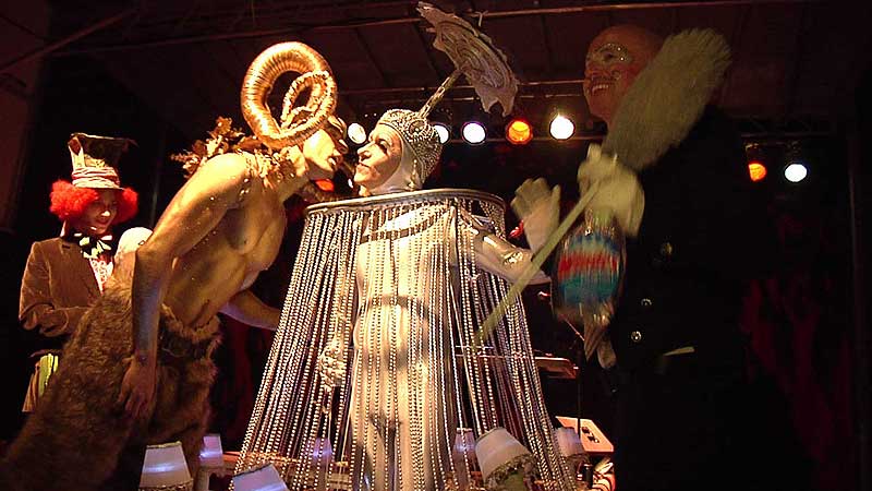 🎃🤹‍♂️✨🌈 2009 Halloween. Costume Contest