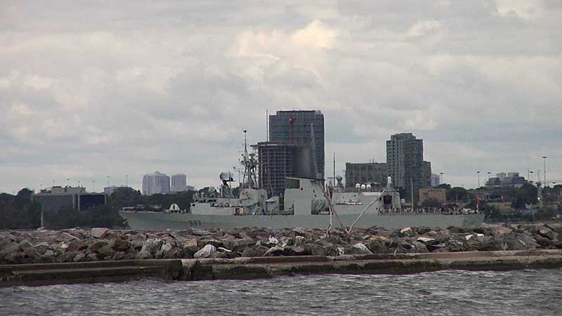 ✈️ 2010 Canadian International Air Show. HMCS Fredericton Arrival