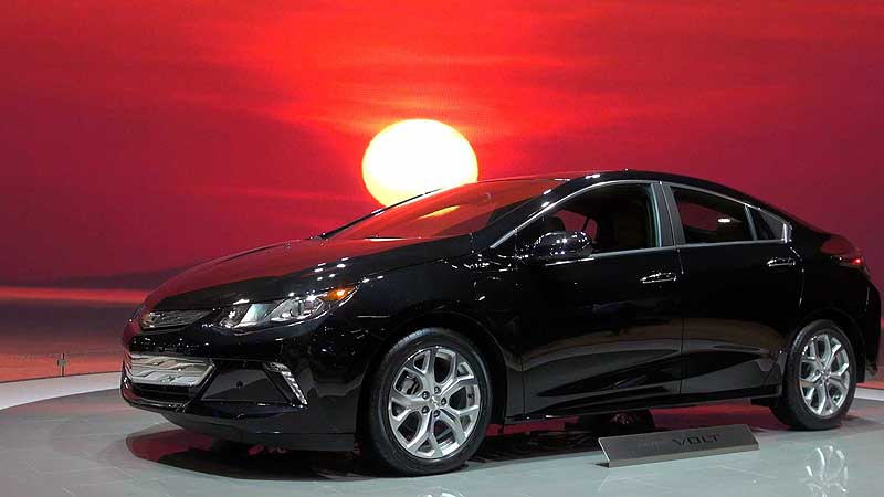 🚗 2015 Canadian International AutoShow. Canadian Premiere. 2016 Chevrolet Volt