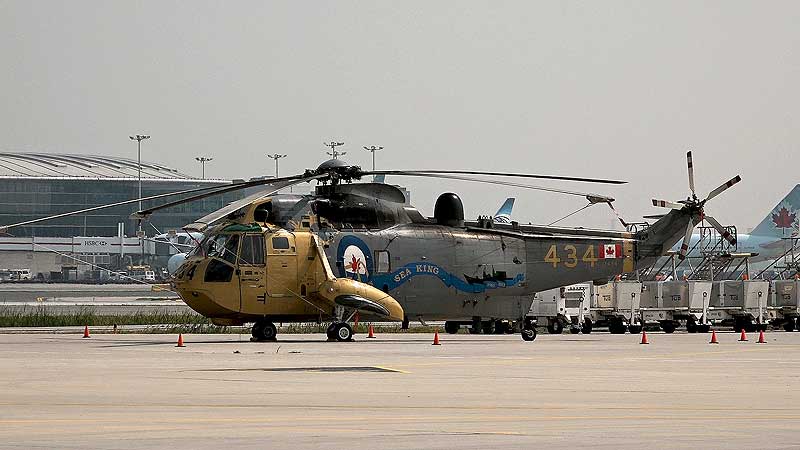 ✈️ 2015 Canadian International Air Show. CH-124 Sea King Helicopter Demonstration