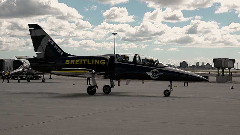 ✈️ 2016 Canadian International Air Show. Breitling Jet Team