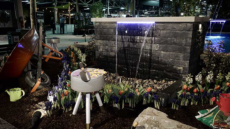 🌺 2017 Canada Blooms and City of Toronto celebrate 10 years of donations