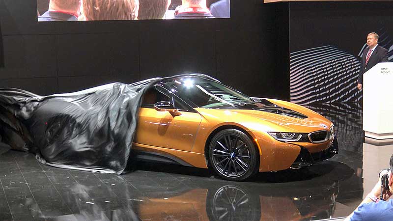🚗 2018 Canadian International AutoShow. BMW i8 Roadster Unveiling