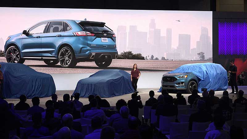 🚗 2018 Canadian International AutoShow. Ford Edge ST Debut