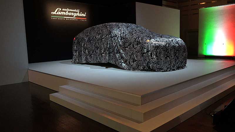 🚗 2018 Canadian International AutoShow. Lamborghini Urus Unveiling