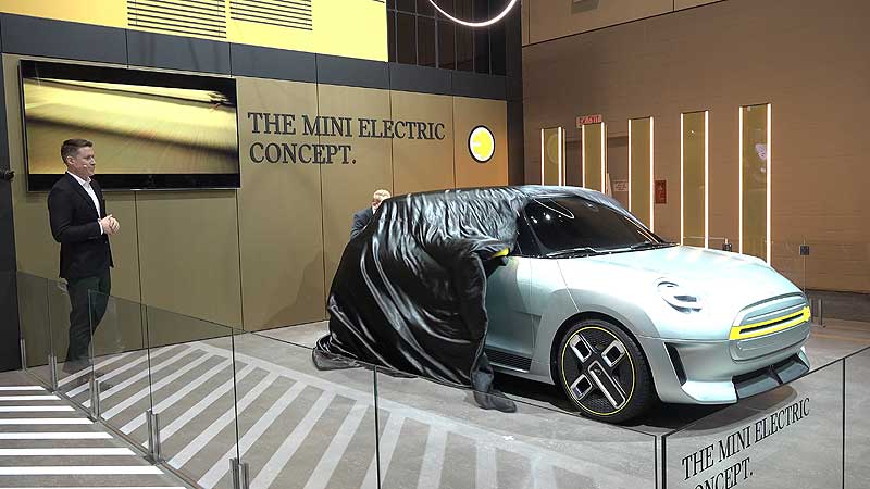 🚗🔌 2018 Canadian International AutoShow. MINI Electric Concept Unveiling
