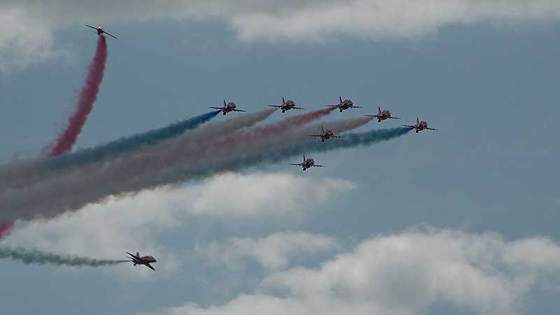 ✈️ 2019 Canadian International Air Show. Red Arrows Over Lake Ontario