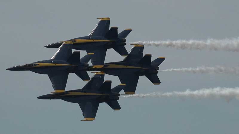 ✈️2023 Airshow. US NAVY Blue Angels Demo Over Lake Ontario at the Air Show 2023. Extremely Loud Sound!
