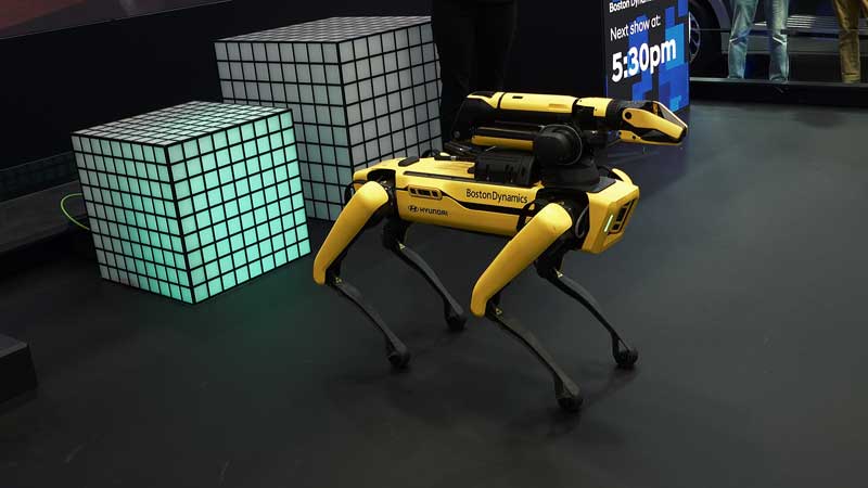 🚗 2024 Canadian International AutoShow. Hyundai x Boston Dynamics 🤖(4K HDR)