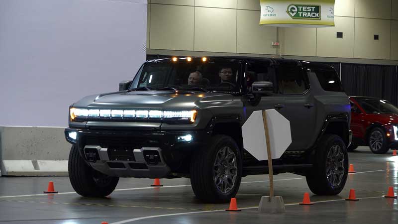 🚗 2024 Canadian International AutoShow. EV Test Track 🏎️🚘🚙
